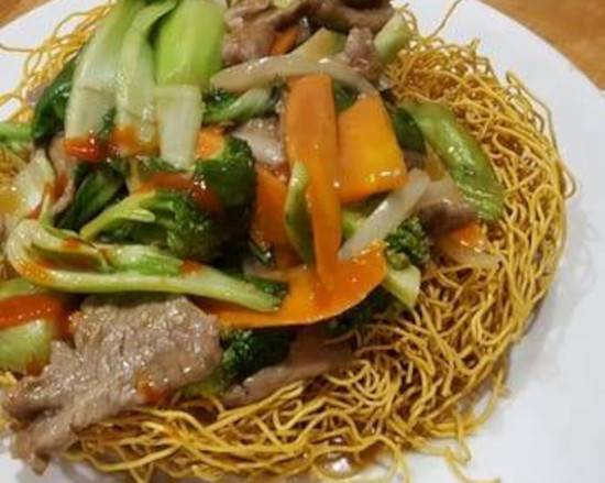 Order Chrispy Noodle (Bamee Rad Nar) food online from Pho Lotus store, Anchorage on bringmethat.com