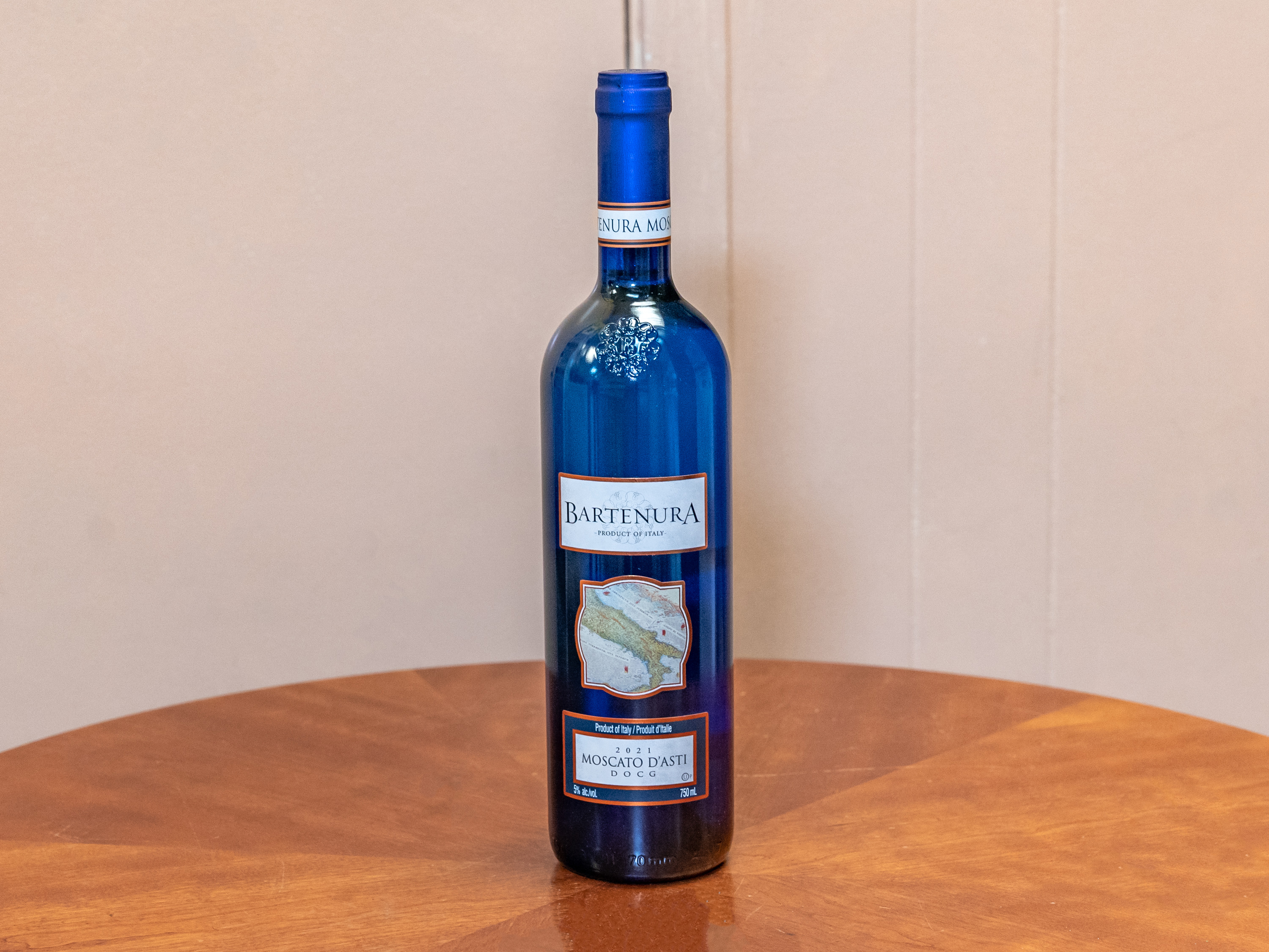 Order Bartenura Moscato, 750 ml. Wine food online from Jose's Wines & Liquors store, Valley Cottage on bringmethat.com