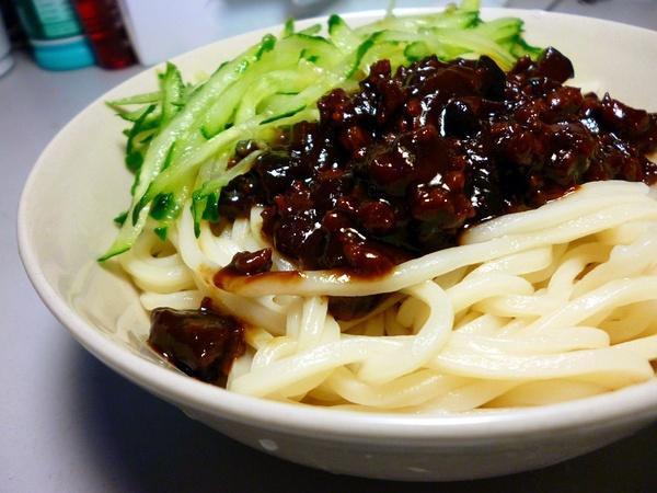 Order N19. Noodles w Soy Bean Paste炸酱面 food online from Kongpao Palace store, Newark on bringmethat.com