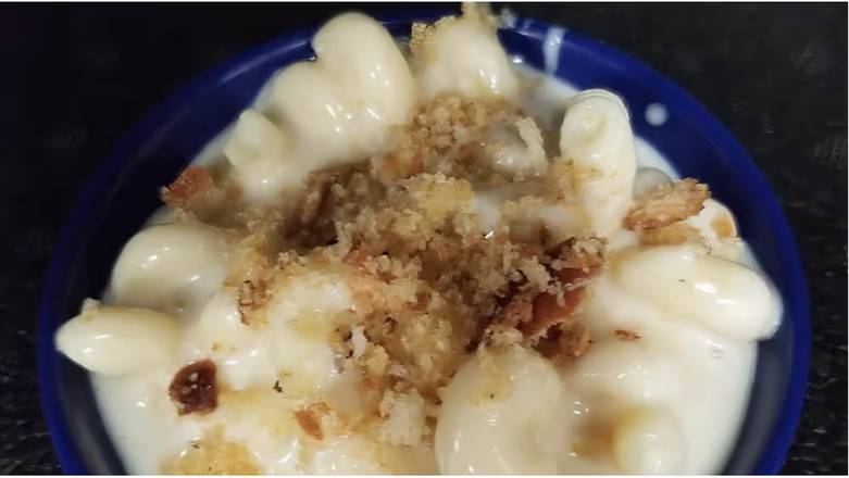 Order White Cheddar Mac and Cheese food online from Bandanas Bar-B-Q - Florissant store, FLORISSANT on bringmethat.com