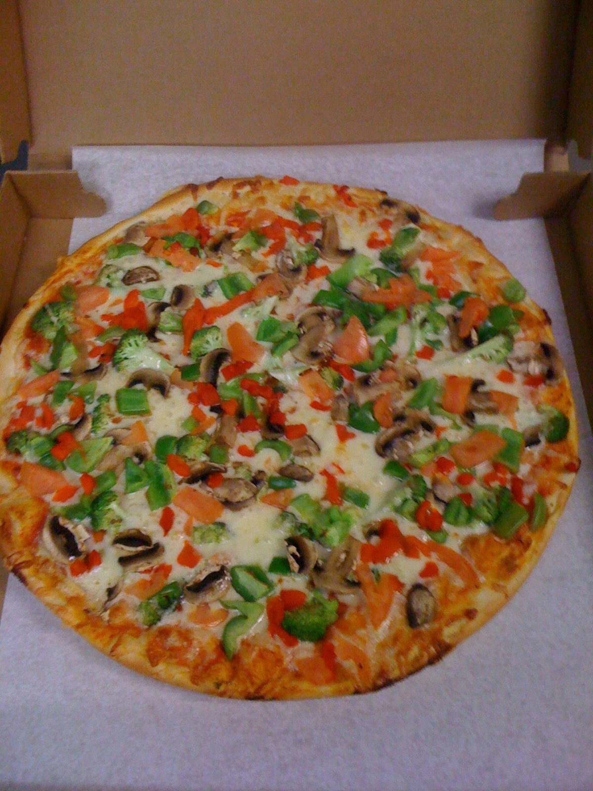 Order The Vegetarian Pizza food online from Davids Pizza store, Quincy on bringmethat.com