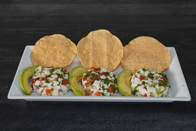 Order Tostadas de Ceviche food online from Muelle 37 store, Donna on bringmethat.com