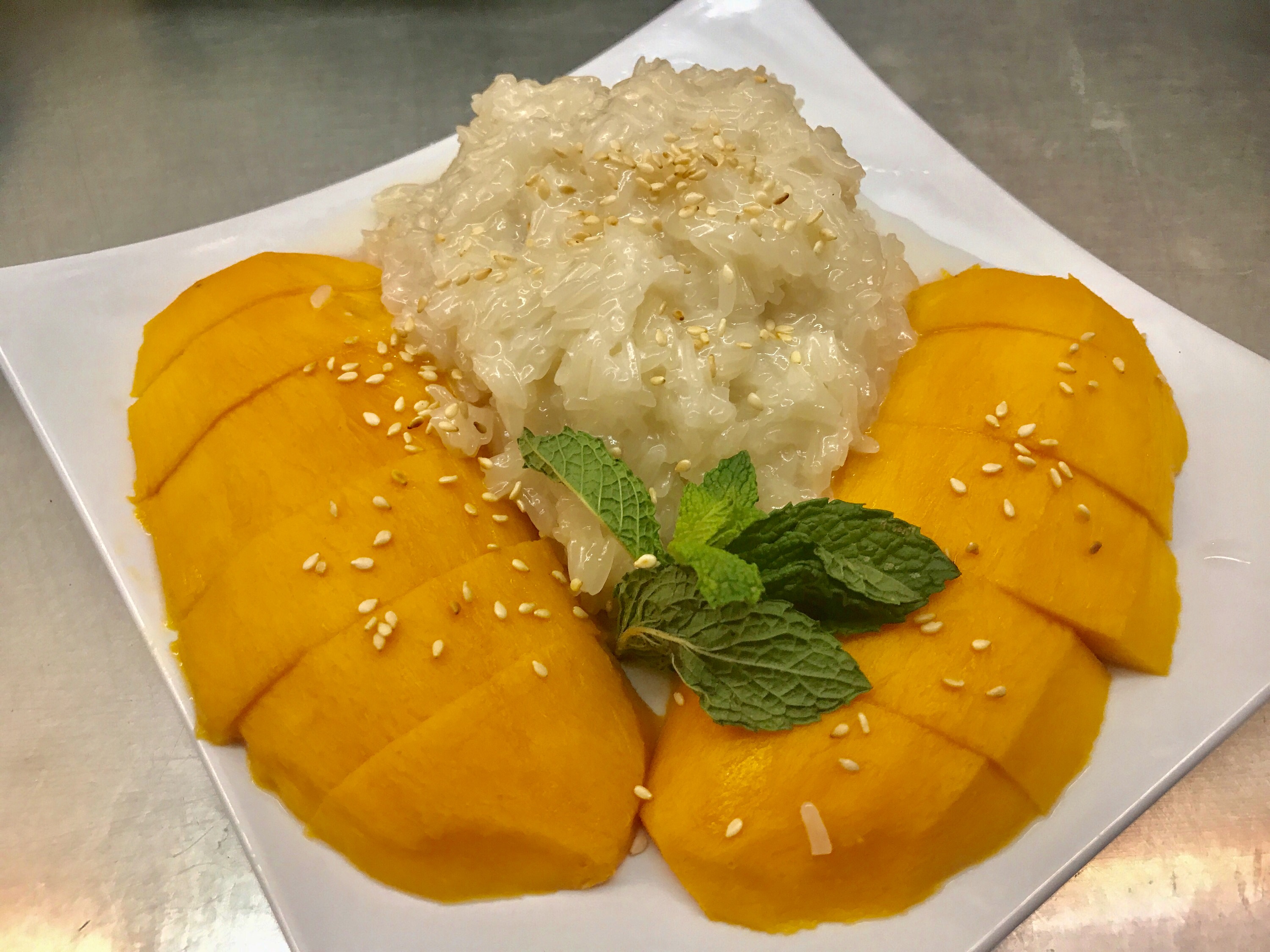 Order Sweet Sticky Rice and Mango food online from Khun Dang Rest store, North Hollywood on bringmethat.com