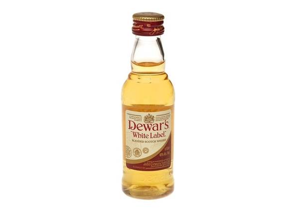 Order Dewar's White Label Blended Scotch Whisky - 50ml Bottle food online from Josh Wines & Liquors Inc store, New York on bringmethat.com