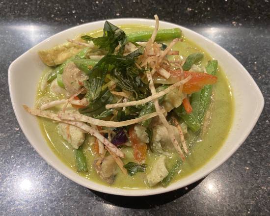 Order Green Curry food online from Le Dish Asian Fusion store, Hamilton on bringmethat.com