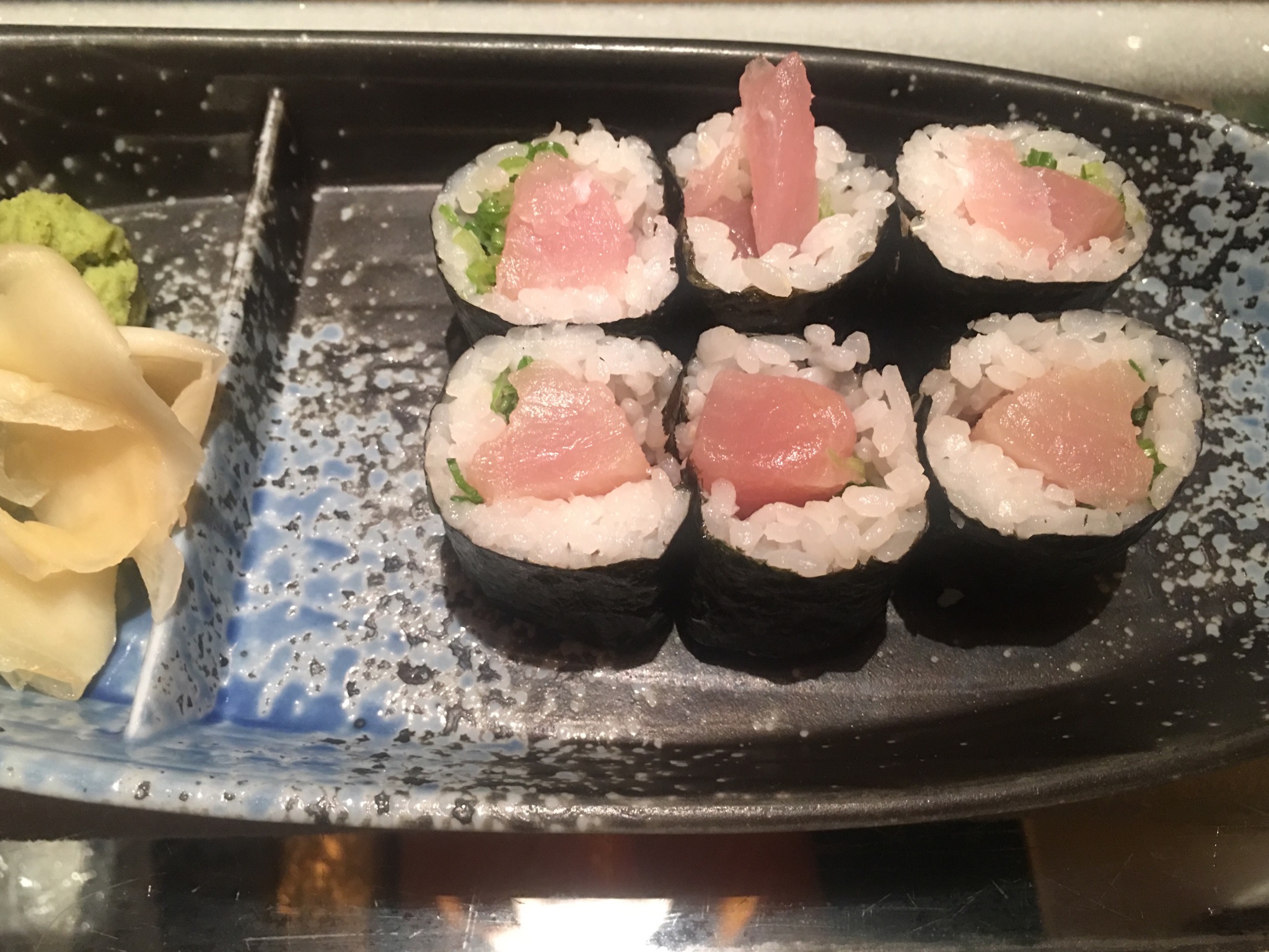 Order Yellowtail Scallion Roll food online from Yama Sushi store, New York on bringmethat.com
