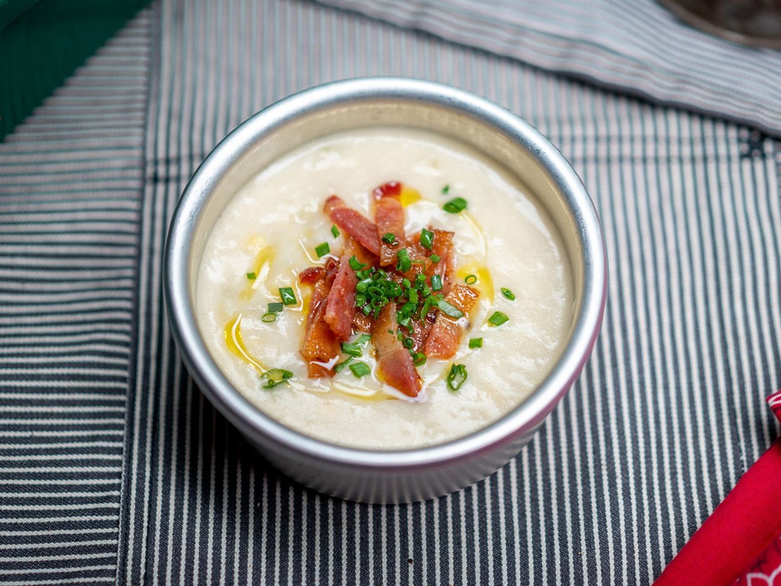 Order Corn Chowder With Chive + Bacon food online from Welders Grilled Cheese store, Los Angeles on bringmethat.com