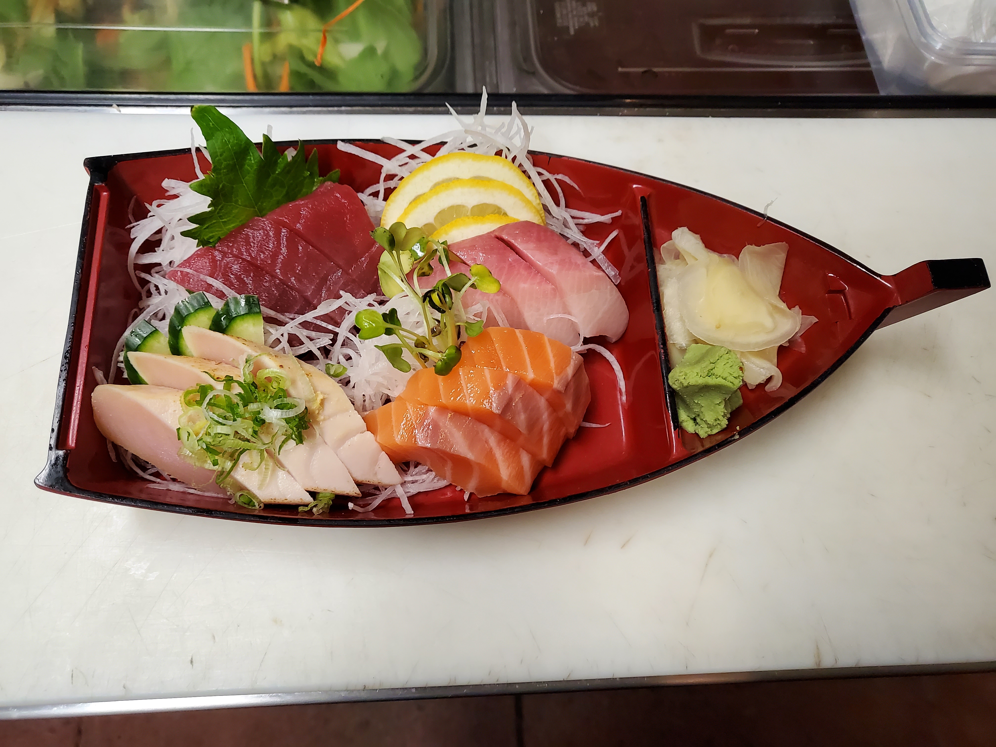 Order Chef's Choice Sashimi Dinner  food online from Sushitoni store, San Francisco on bringmethat.com
