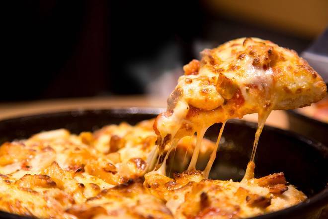 Order Buffalo Chicken Gourmet  food online from Chicago Pizza Kitchen store, Albuquerque on bringmethat.com