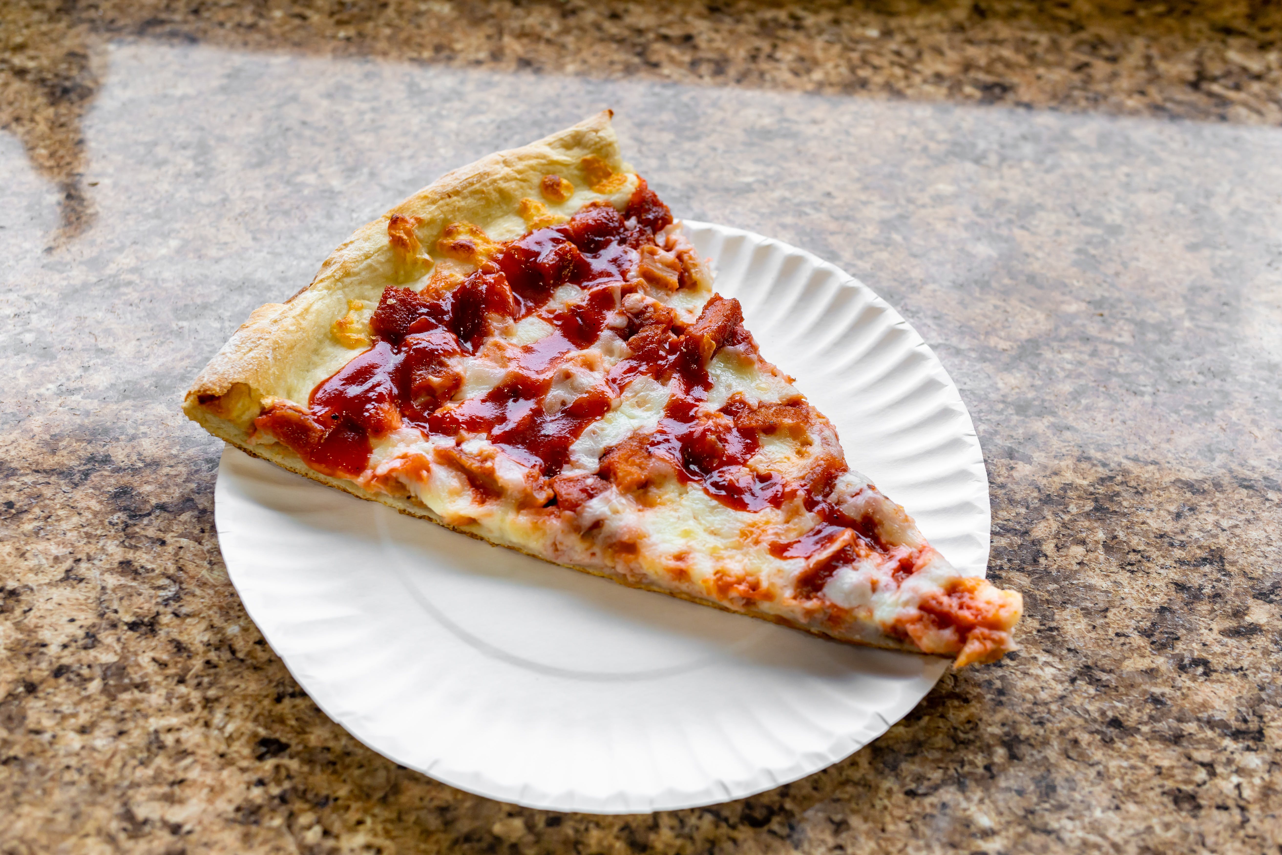 Order BBQ Chicken Pizza - Large food online from Lorenzo's Pizza store, St James on bringmethat.com