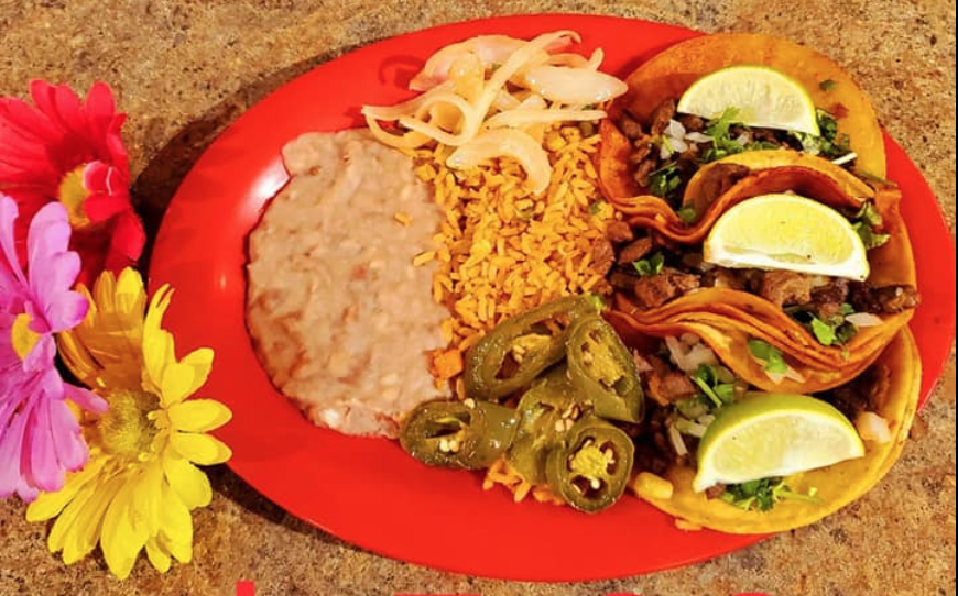 Order Taco Plate food online from Tortas El Chavo store, Irving on bringmethat.com