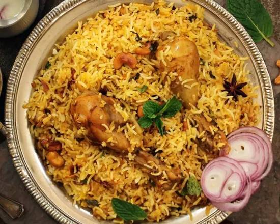 Order Hyderabadi Chicken Dum Biryani Family Pack food online from Mayuri express store, Houston on bringmethat.com