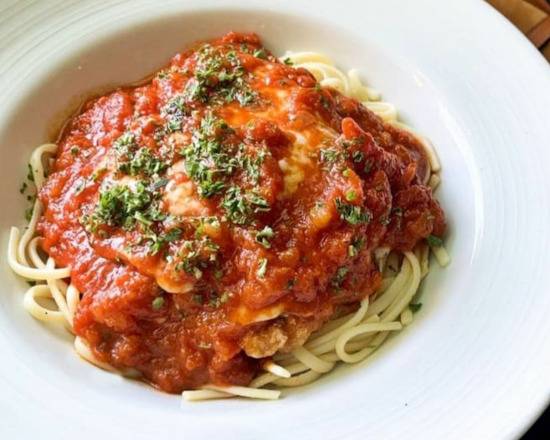 Order Chicken Parmesan con Linguini food online from 26 Beach Cafe store, Marina del Rey on bringmethat.com