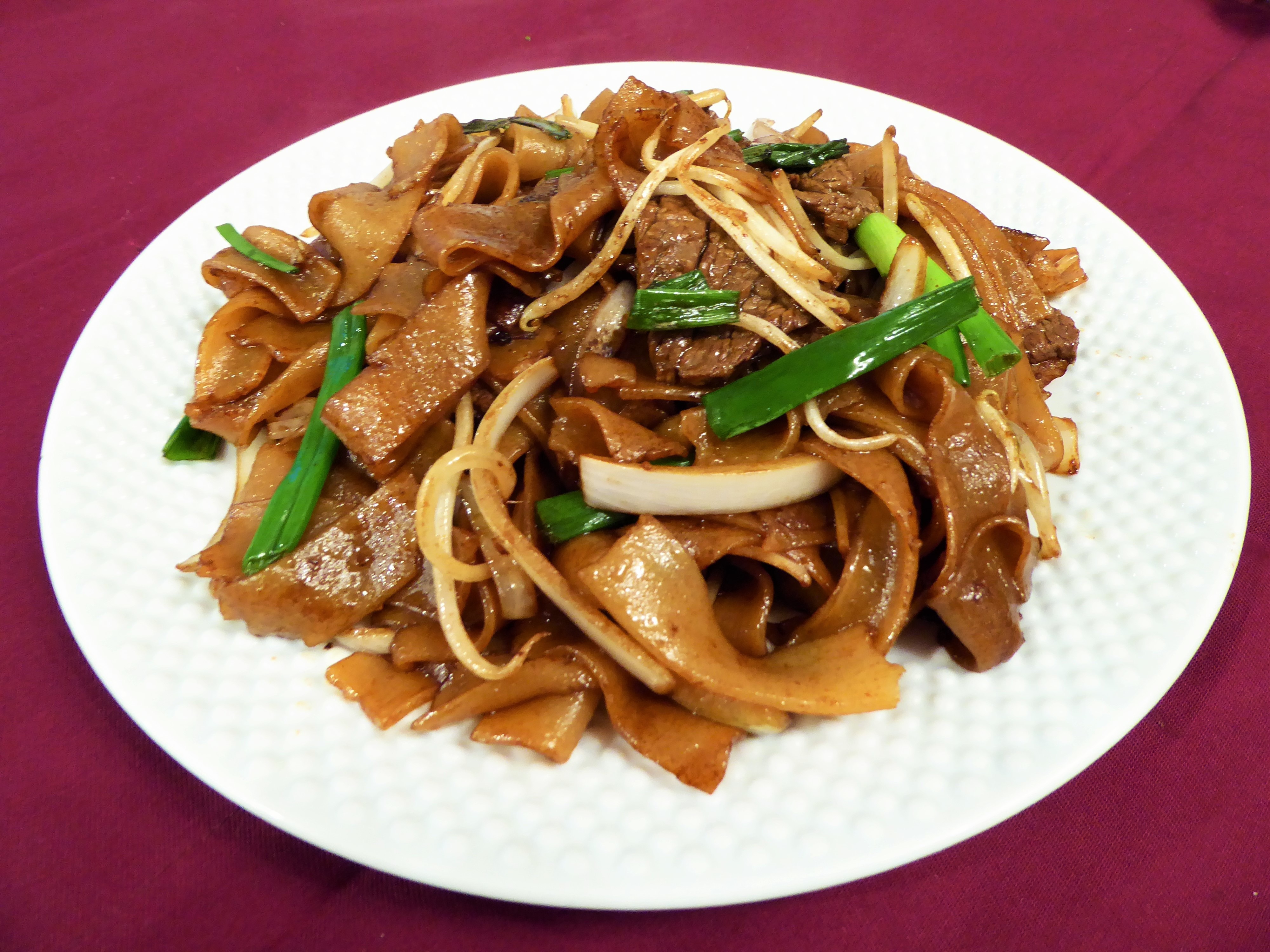 Order Beef Chow Fun ( Flat Rice Noodle ) 干炒牛河 food online from Qin's Ramen & Noodle Bar store, San Francisco on bringmethat.com
