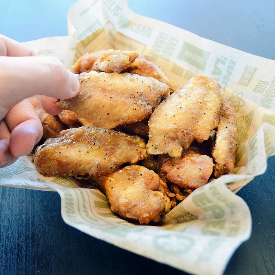 Order 10 Pieces Classic Wing Combo food online from Wingstop store, Champaign on bringmethat.com
