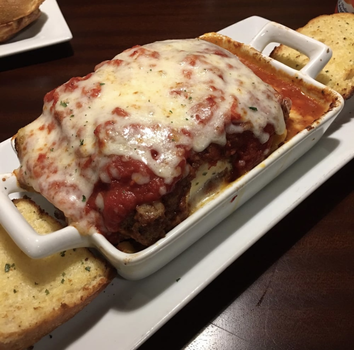Order Meat Lasagna  & Garlic Bread food online from Leaning Tower Pizza & Pasta store, Sherman Oaks on bringmethat.com