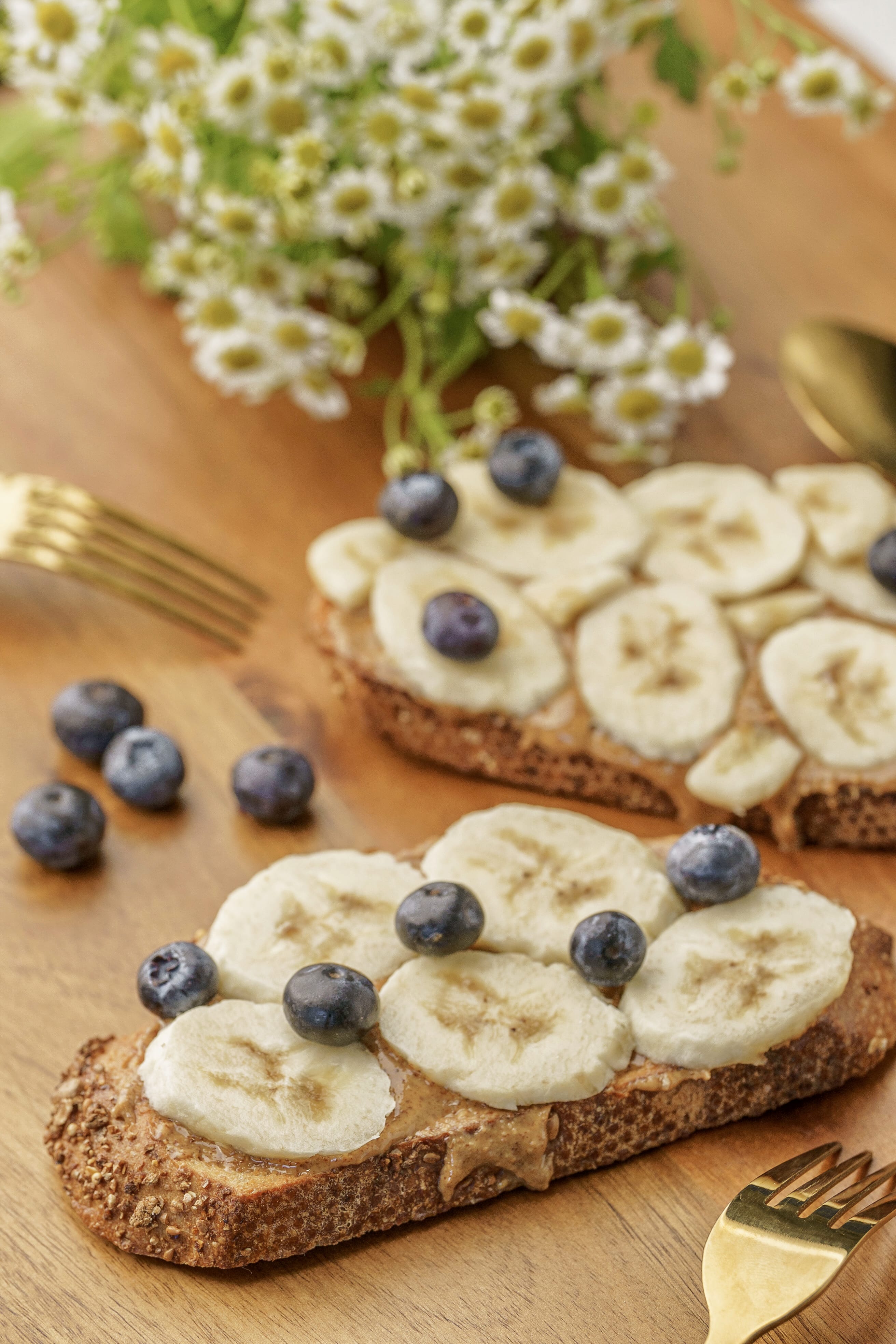 Order Blueberry Banana Toast food online from Le Paris Brest Cafe store, Las Vegas on bringmethat.com