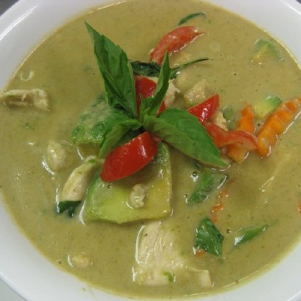 Order S8. Green Curry with Avocado food online from Sea Thai store, Seattle on bringmethat.com