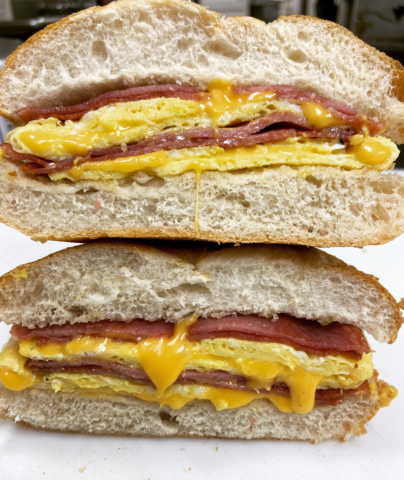 Order Taylor Ham, Egg and Cheese Sandwich food online from Giannella Deli store, Glen Rock on bringmethat.com