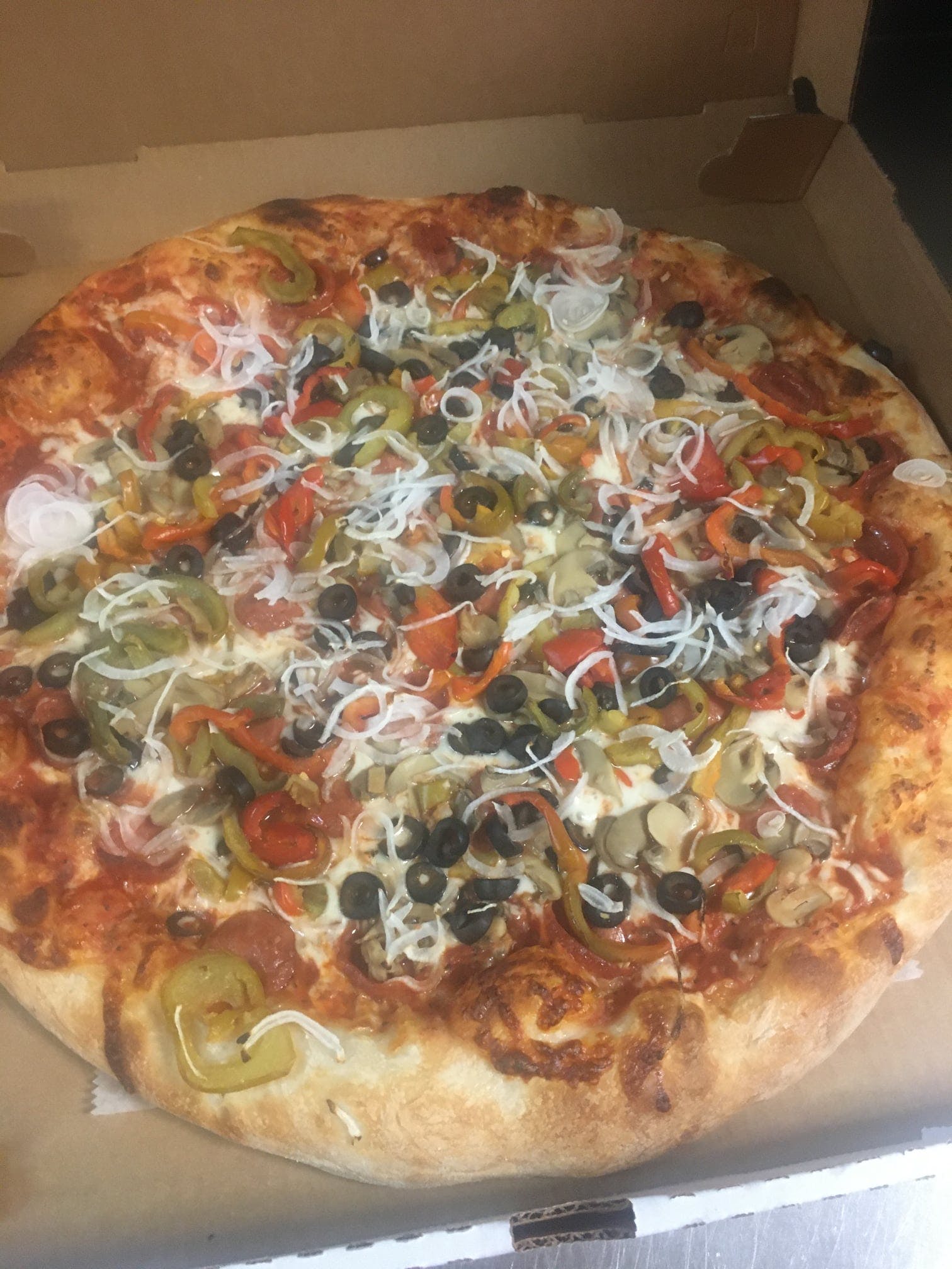 Order Vegetarian Pizza - Medium 14'' food online from Pops & Son Pizzeria store, Pittsburgh on bringmethat.com