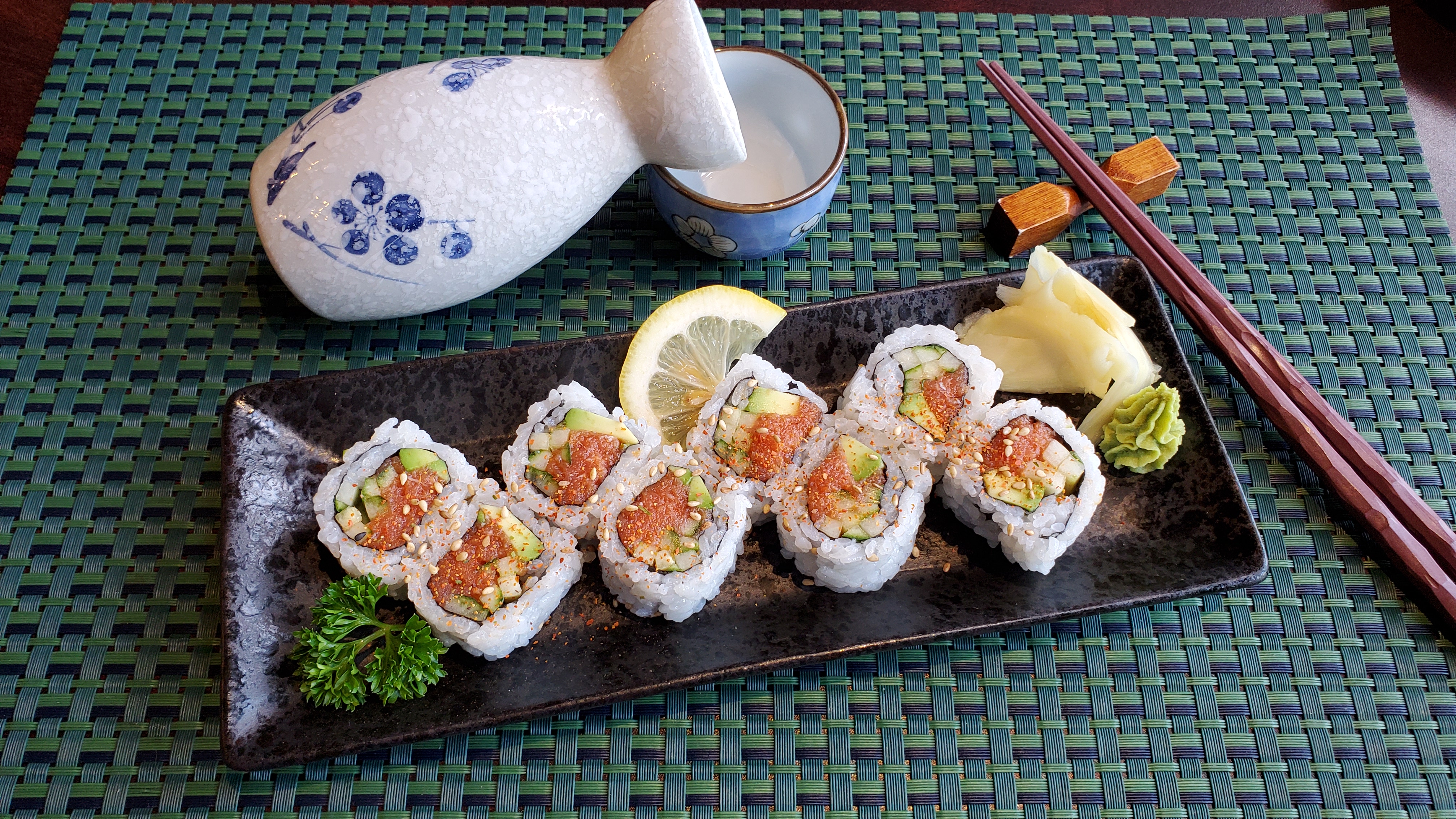 Order Spicy Tuna Roll food online from Tsui Sushi Bar store, Seattle on bringmethat.com