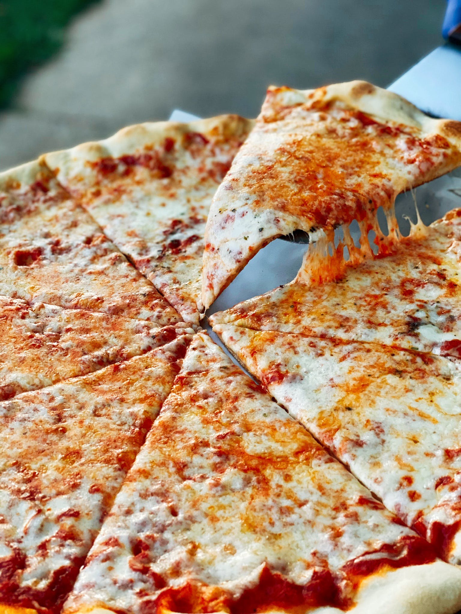 Order Regular Cheese Pizza - Large 18'' food online from Sergio's Pizzeria & Restaurant store, Glen Head on bringmethat.com