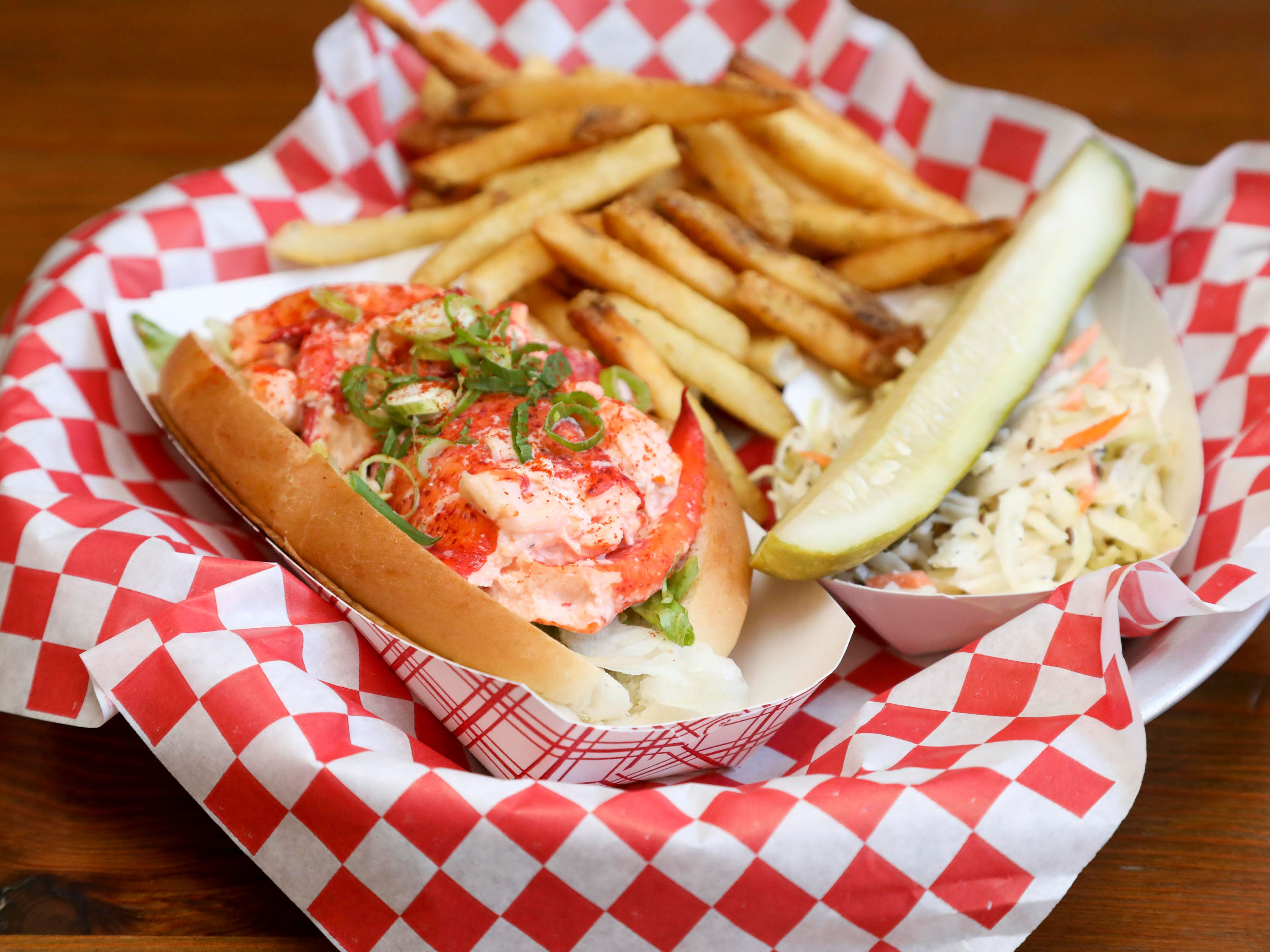Order The Classic Roll food online from Red Hook Lobster Pound store, Brooklyn on bringmethat.com