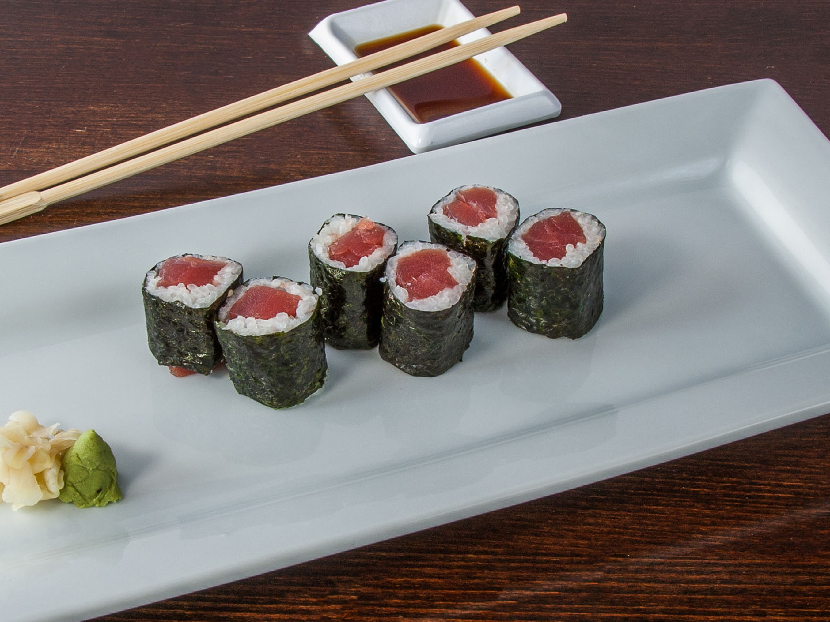 Order Tuna Roll food online from Woow Sushi store, La Grange on bringmethat.com