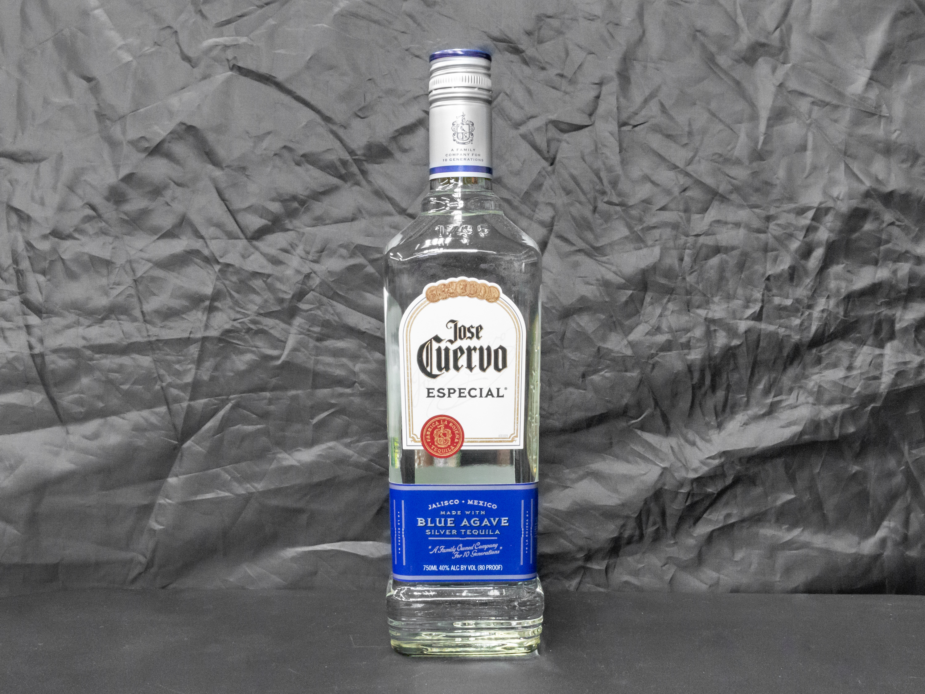 Order Jose Cuervo Silver, 750 ml. Tequila 40.0% ABV food online from Logan Liquor store, Chicago on bringmethat.com