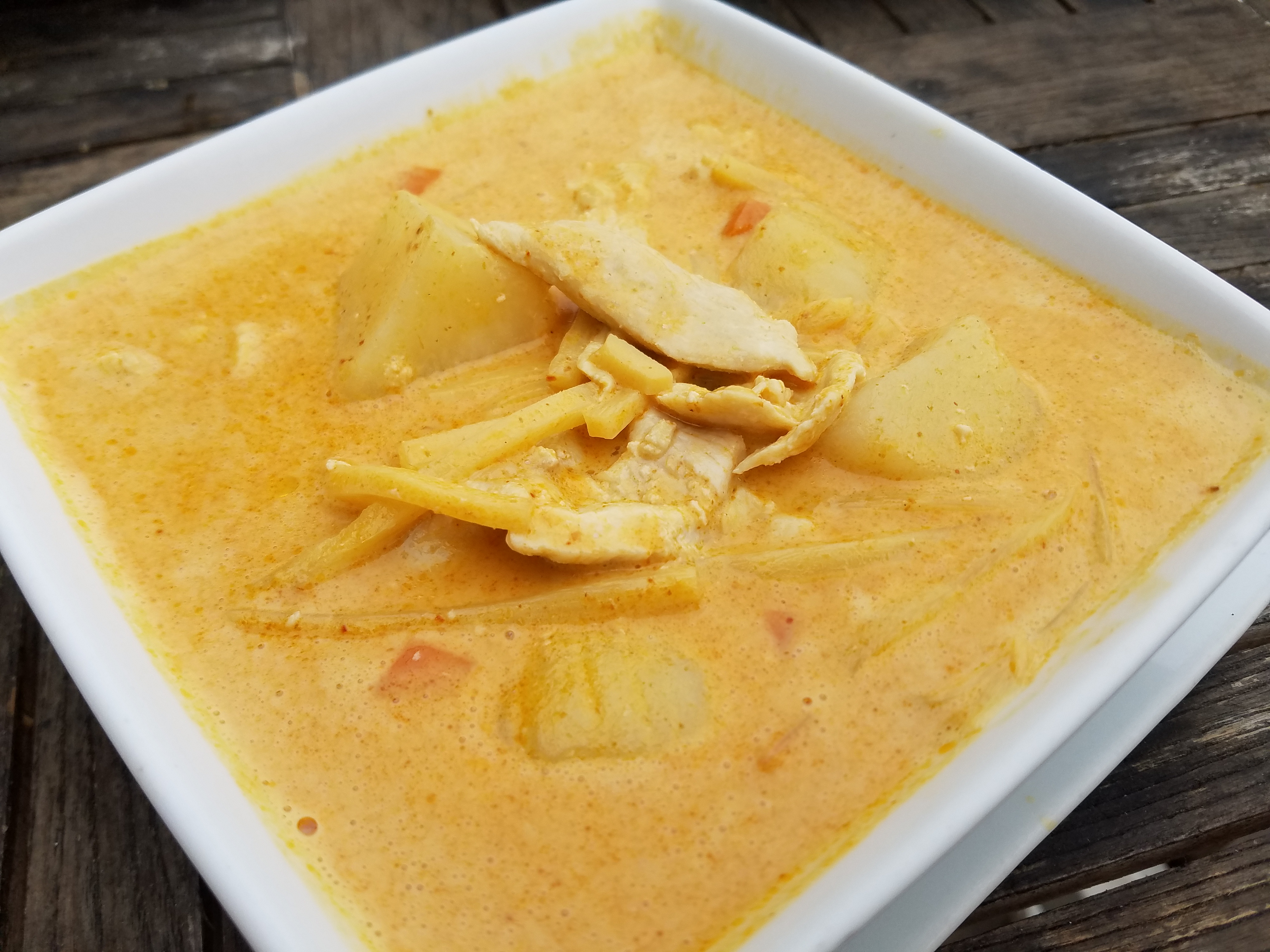 Order Yellow Curry food online from A La Carte Thai Bistro store, Culver City on bringmethat.com
