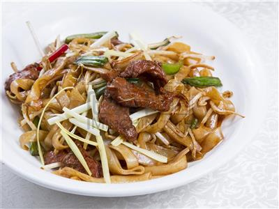 Order Stir-Fried Rice Noodles w/ Beef food online from MingHin Cuisine - South Loop store, Chicago on bringmethat.com