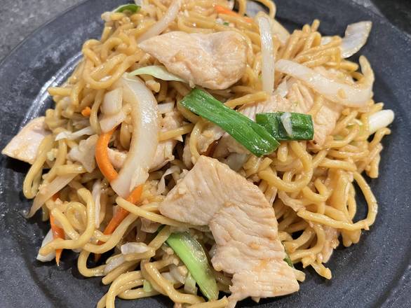 Order Chicken Noodles 鸡肉炒面 food online from Jun Dynasty Chinese Restaurant store, Tucson on bringmethat.com