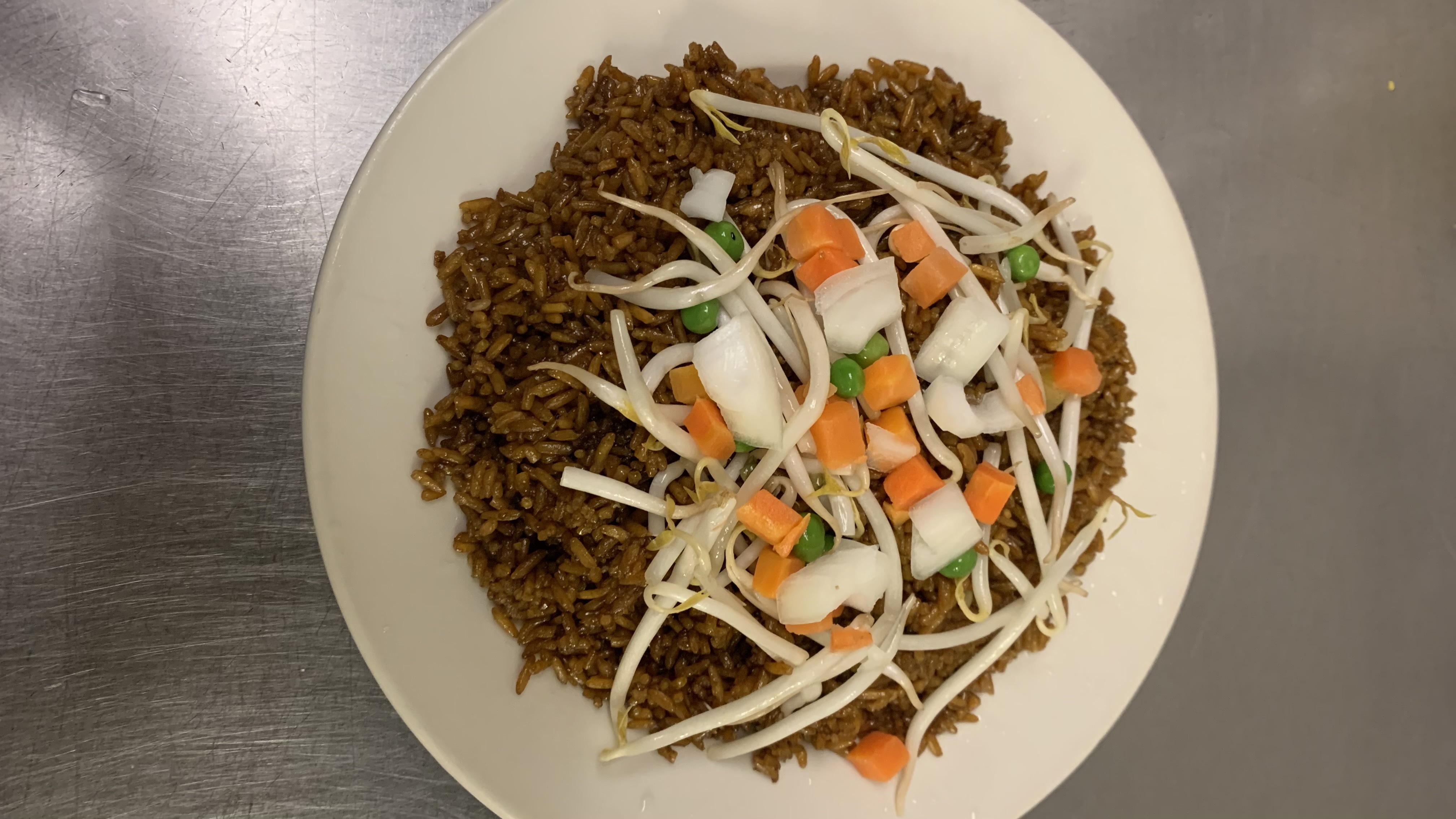 Order 30. Vegetable Fried Rice food online from Spring House store, Pawtucket on bringmethat.com