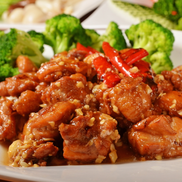 Order General Tso's Chicken food online from Sakura Asian Bistro store, Richmond on bringmethat.com