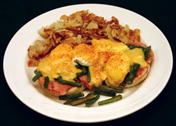 Order The Classic Benedict food online from Red Apple Pancake House & Restaurant store, Carol Stream on bringmethat.com