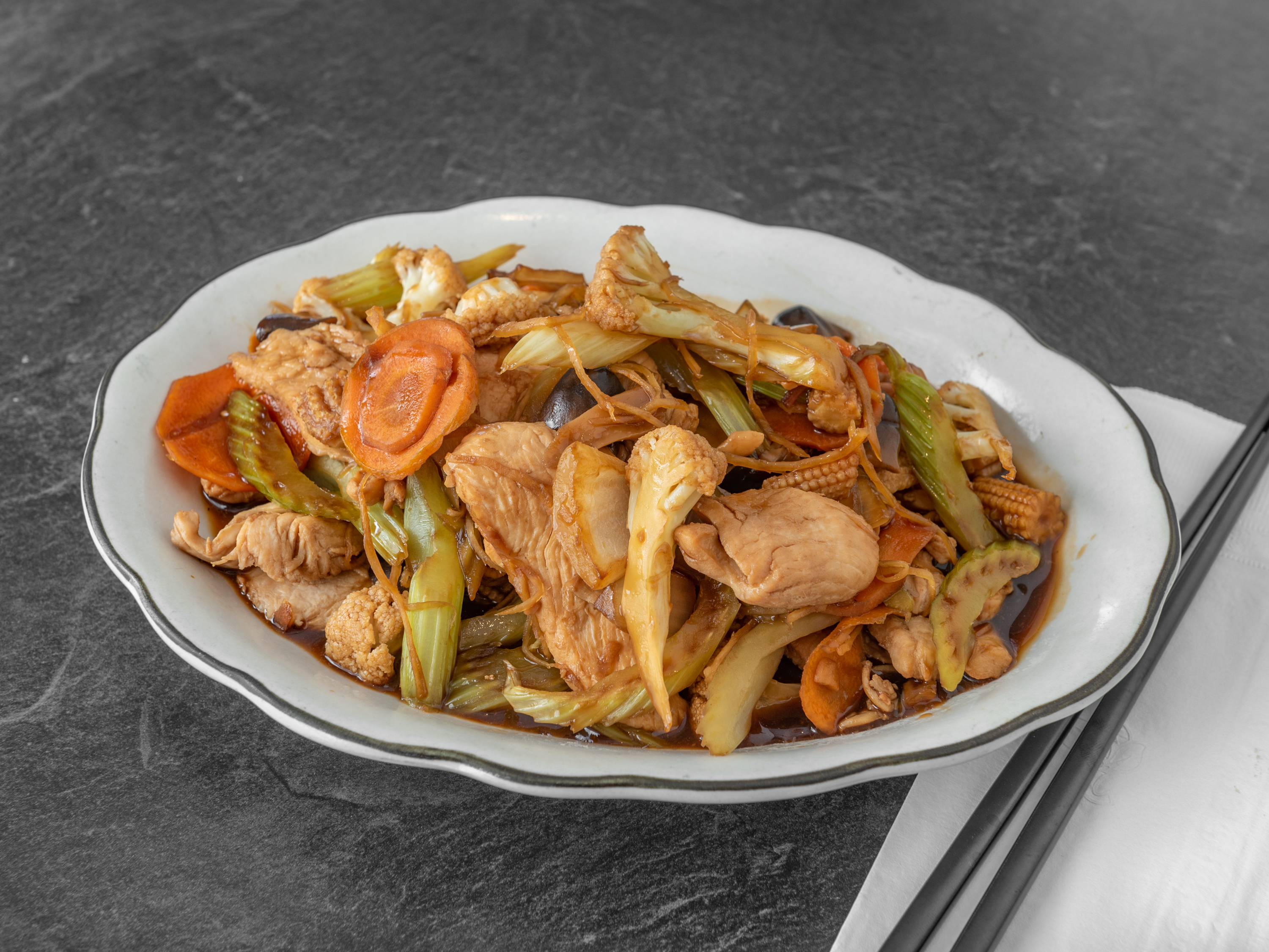 Order 43. Ginger Chicken food online from Thai Noodles Cafe store, Libertyville on bringmethat.com