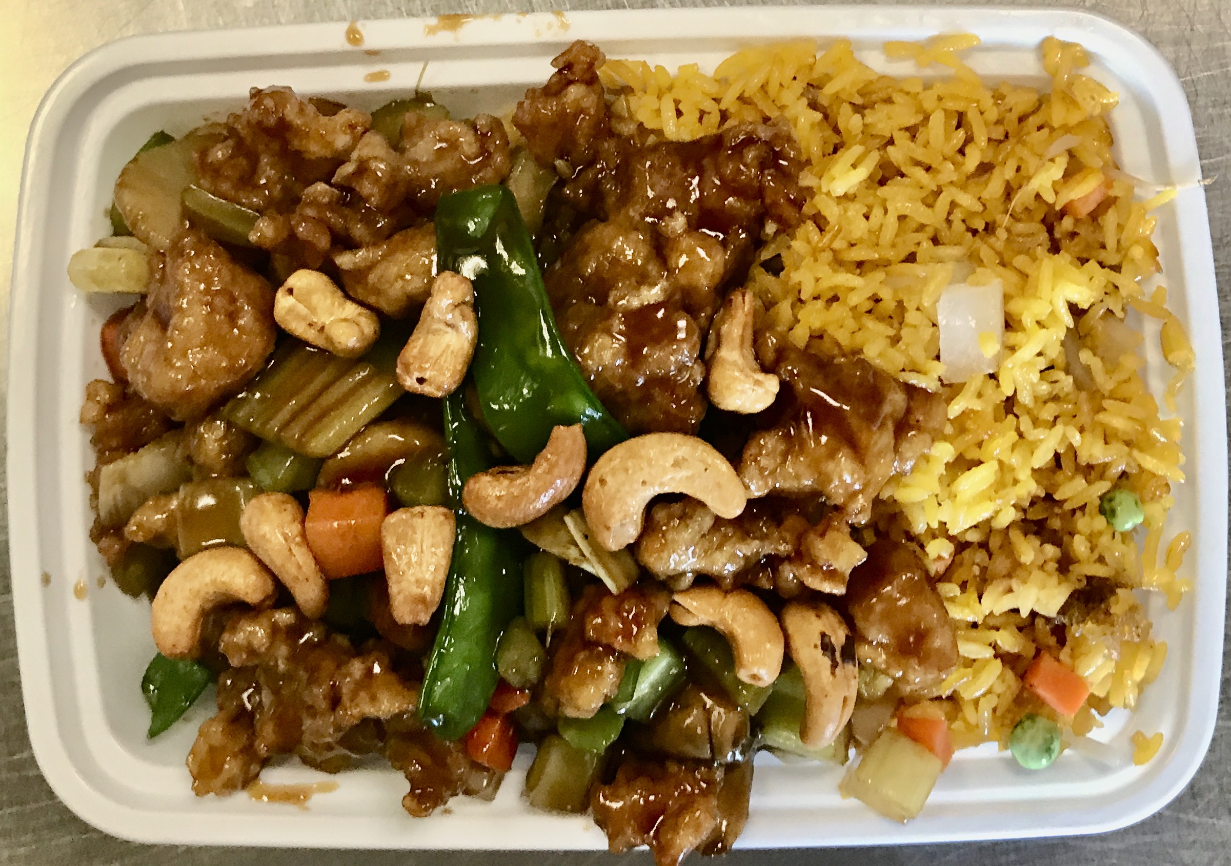 Order D14. Chicken with Cashew Nuts food online from Tang's Wok store, Bedford Heights on bringmethat.com