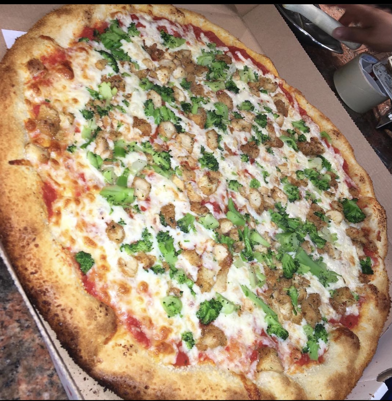 Order Chicken and Broccoli Pizza food online from Italia pizza store, Brooklyn on bringmethat.com
