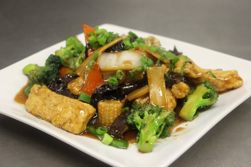 Order 47. Vegetable Chow Mein Lunch food online from New Wong Chinese Restaurant store, Wickliffe on bringmethat.com