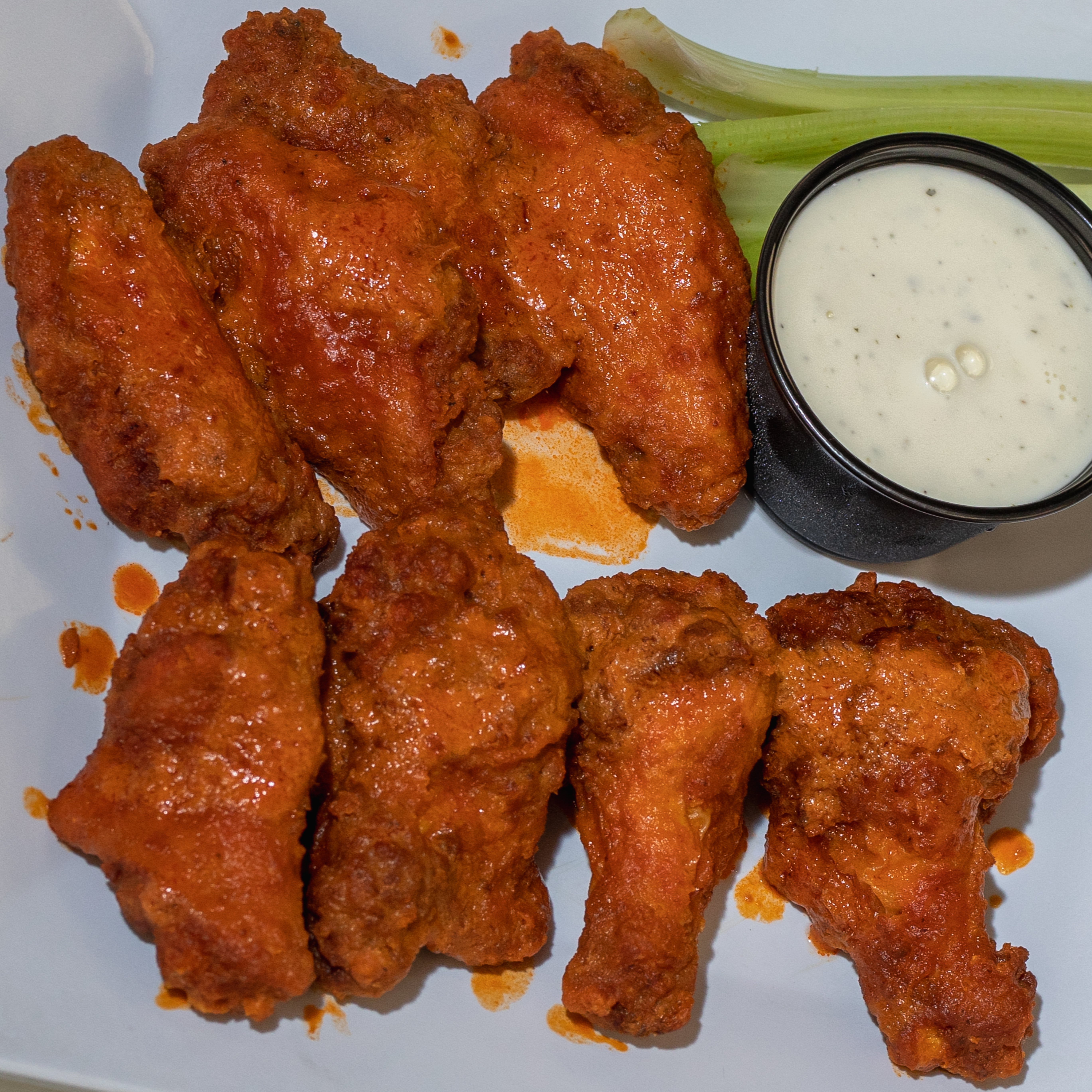 Order Jumbo Wings food online from Tortorice's Pizza & Catering store, Chicago on bringmethat.com