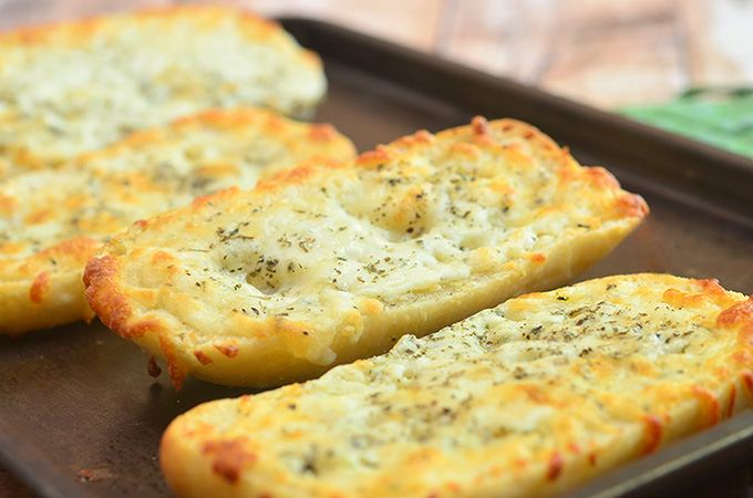 Order Garlic Bread with Cheese food online from SF Pizza store, San Francisco on bringmethat.com
