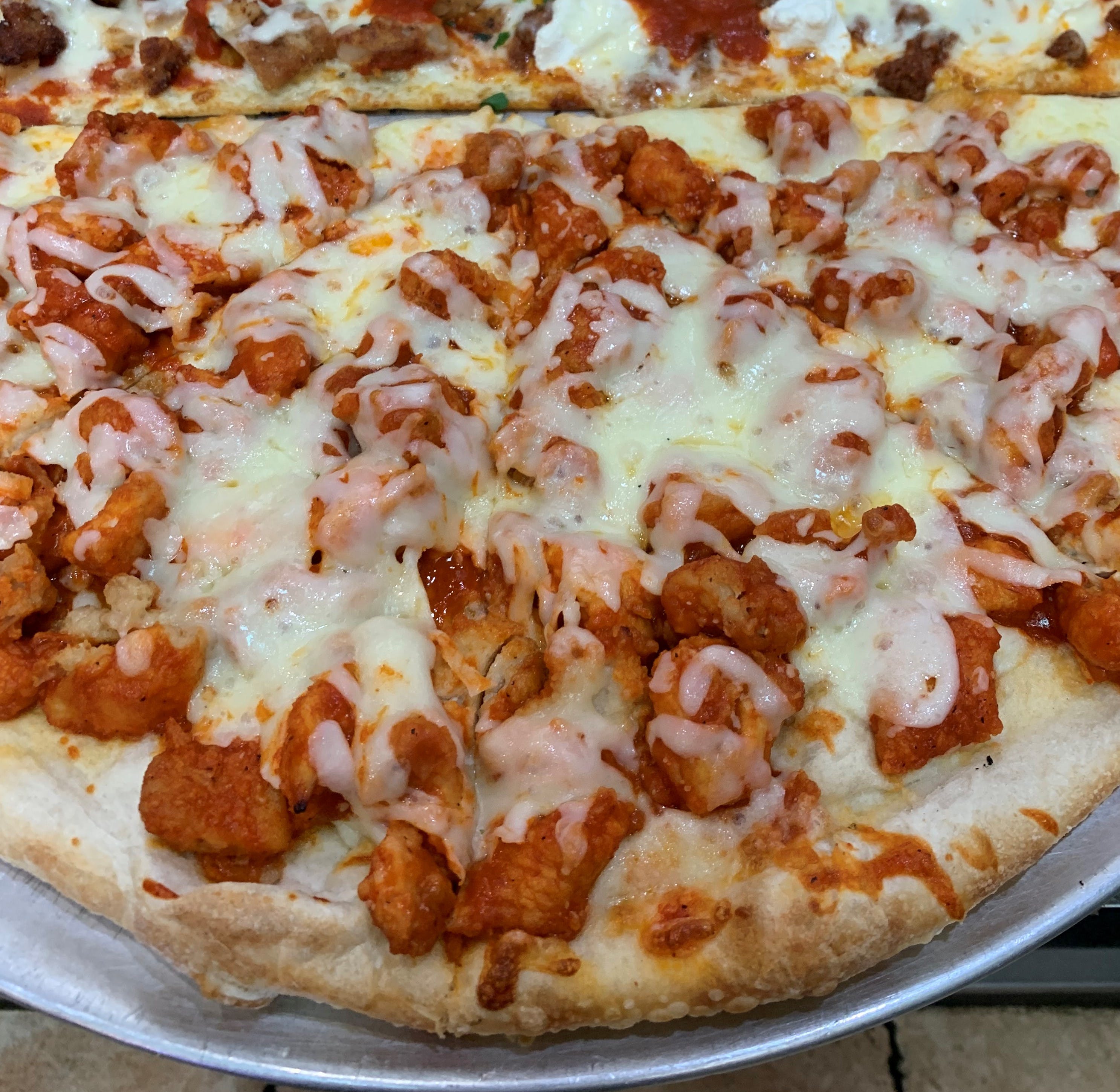 Order Buffalo Chicken Pizza - 18" (8 Slices) food online from Fusilli store, Miller Place on bringmethat.com
