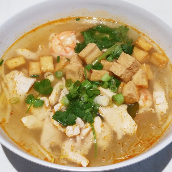 Order E. Bangkok Noodle Soup food online from Rincome Restaurant store, Northridge on bringmethat.com