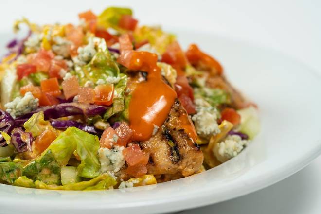 Order BUFFALO SALAD (GRILLED CHICKEN) (Full Portion) food online from Glory Days Grill store, Brentsville on bringmethat.com