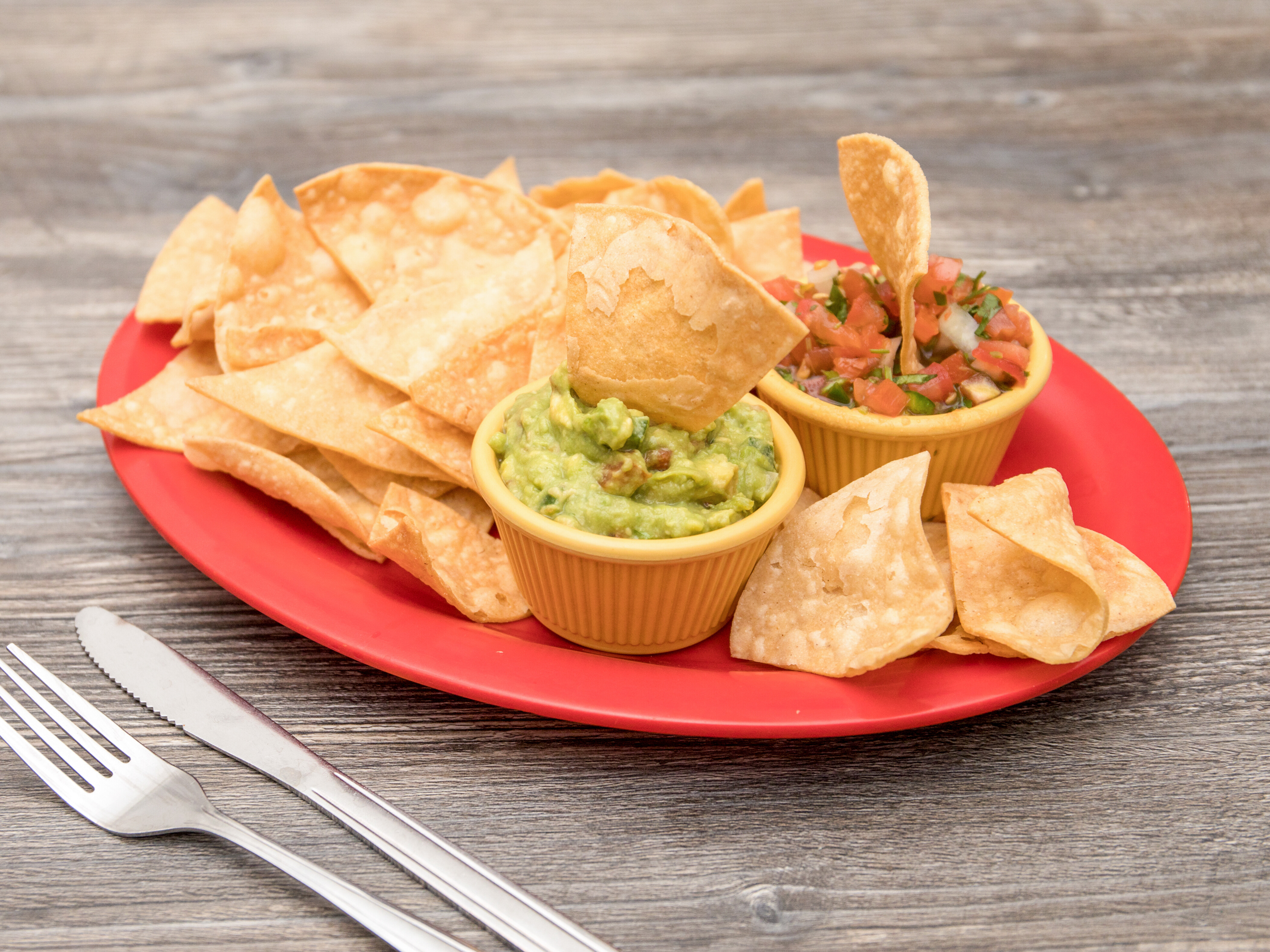 Order Chips, Salsa and Guacamole food online from El Limon store, Conshohocken on bringmethat.com