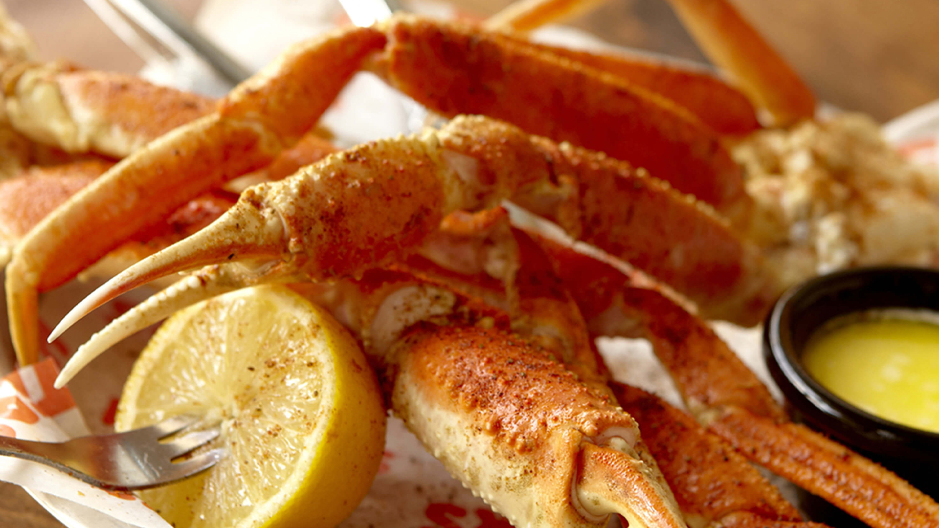 Order Snow Crab Legs food online from Hooters store, Saugus on bringmethat.com