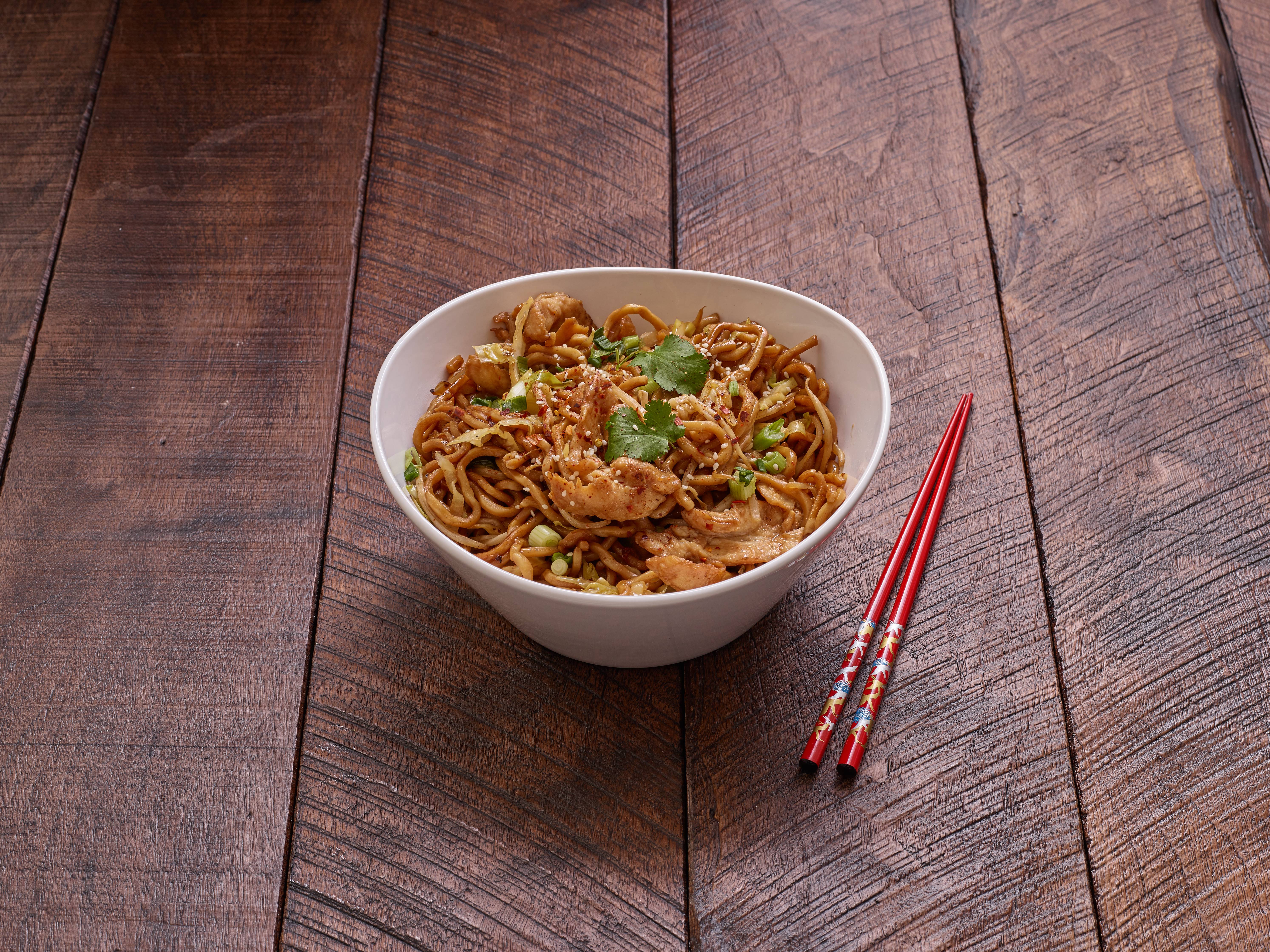 Order Chicken Chow Mein food online from Temple House store, Sacramento on bringmethat.com