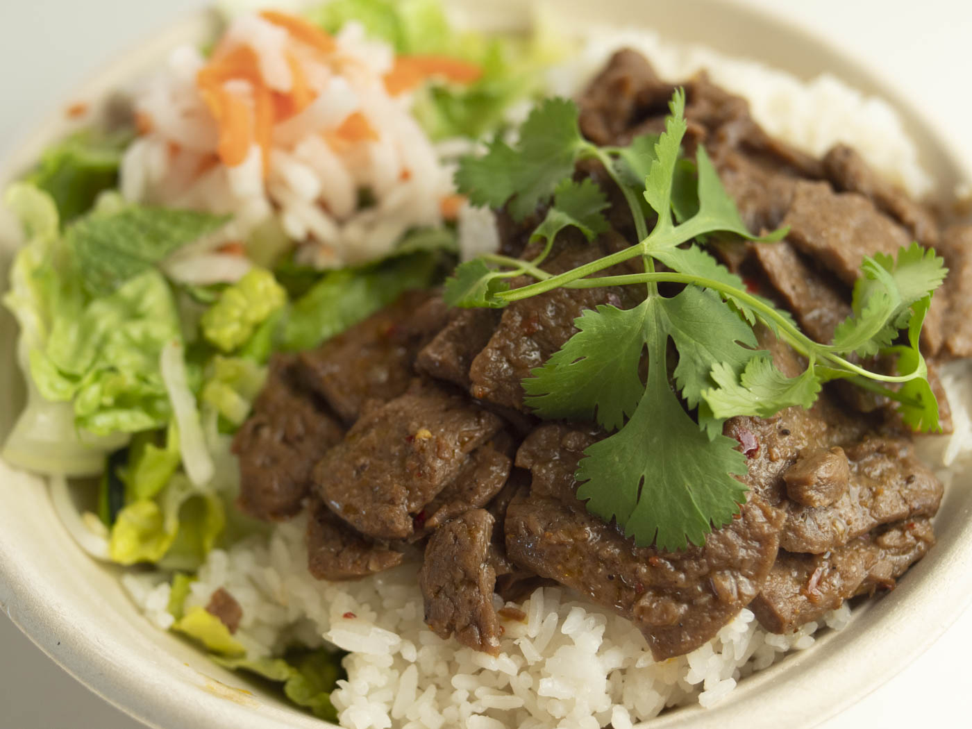 Order Grilled Mock Beef Bowl food online from Big Bites Vietnamese Eatery store, Mountain View on bringmethat.com