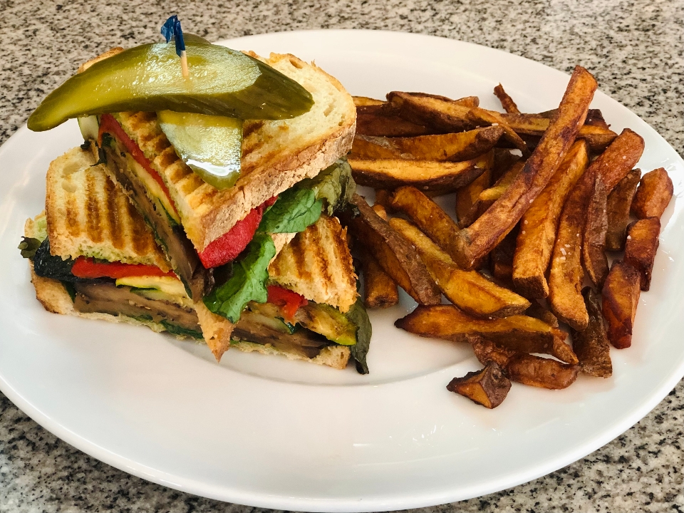 Order GRILLED VEGGIE SANDWICH food online from Attitude store, Los Angeles on bringmethat.com