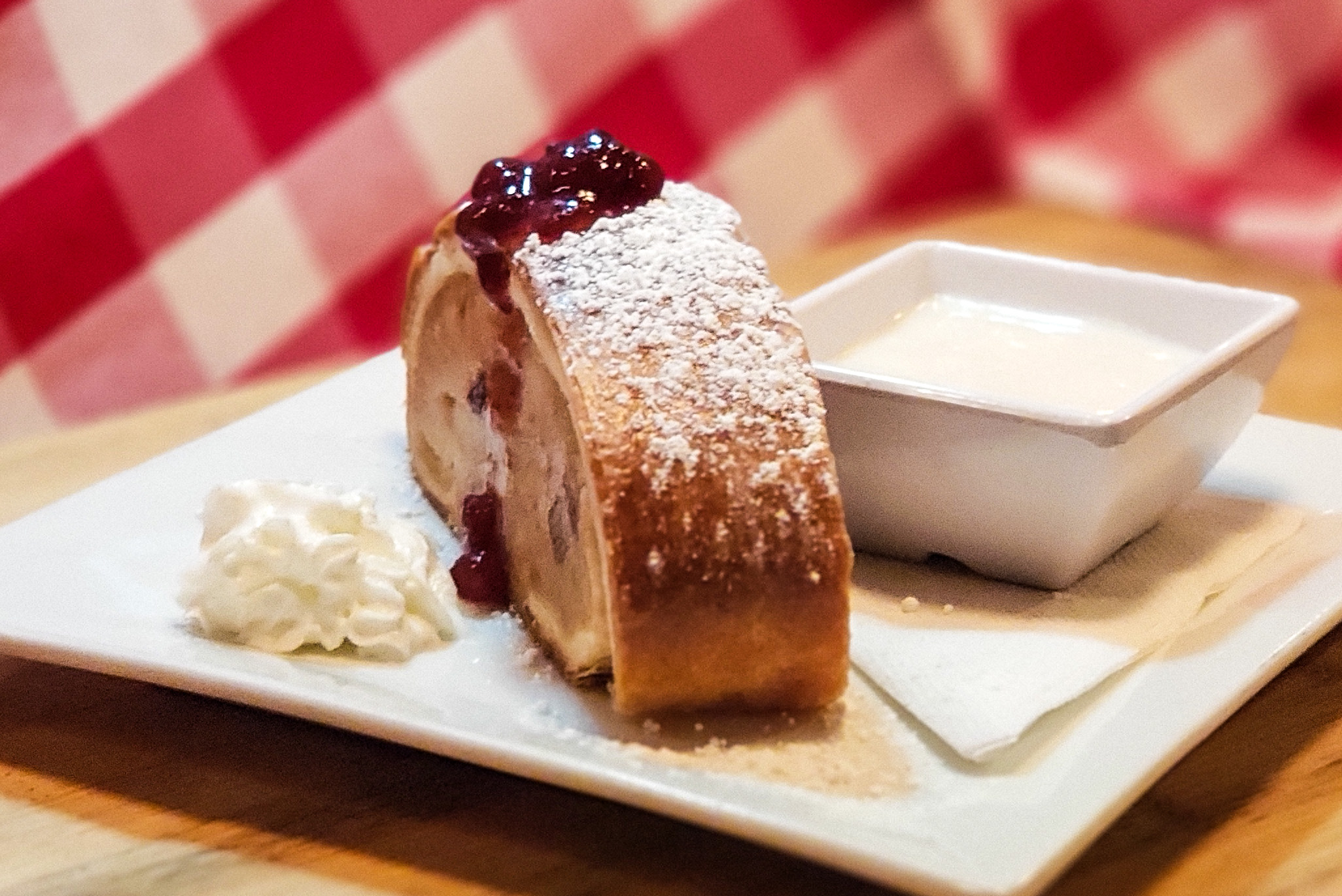 Order Apfel Strudel food online from Jorg's Cafe Vienna store, Plano on bringmethat.com